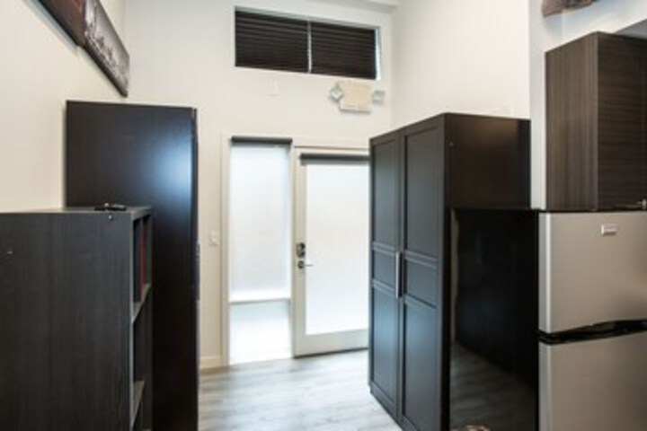 Room 18 of 27