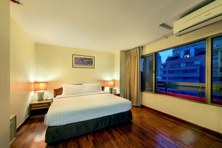 Room 6 of 119