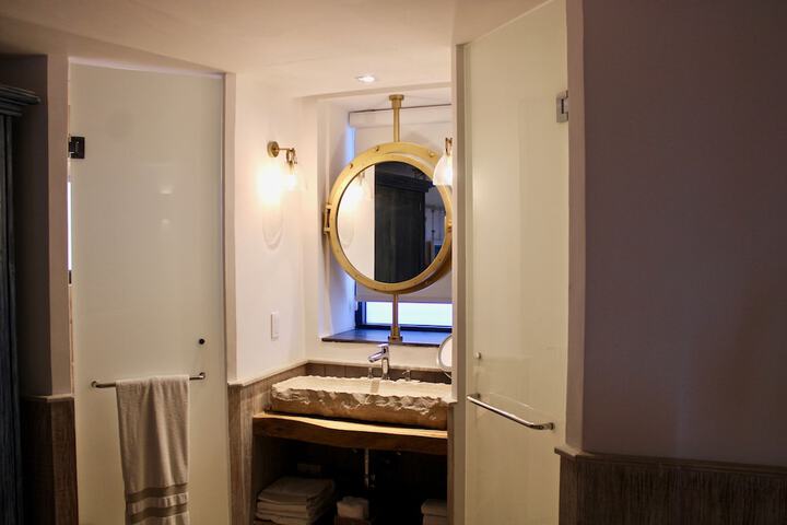 Room 41 of 86