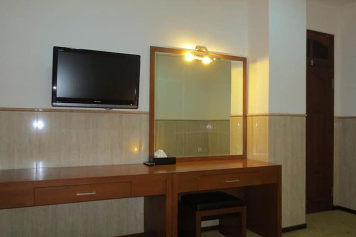 Room 8 of 101