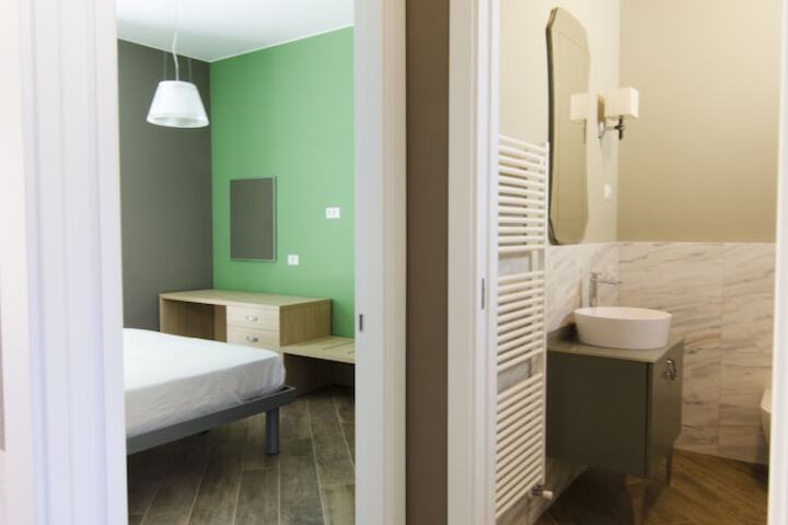 Room 4 of 34