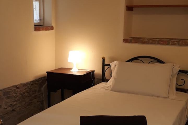 Room 14 of 42