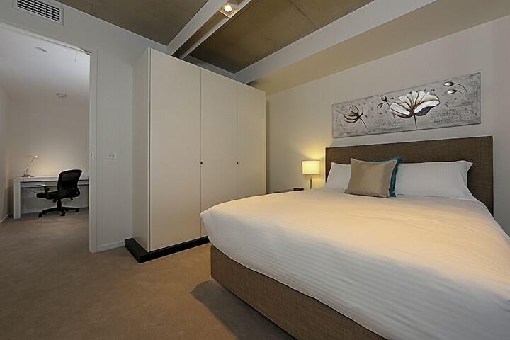 Room 6 of 40