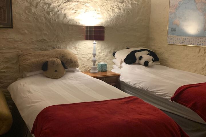 Room 9 of 40