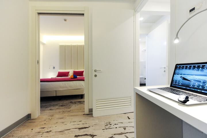 Room 8 of 85