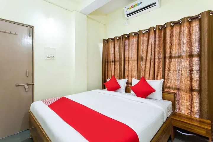 Room 3 of 9
