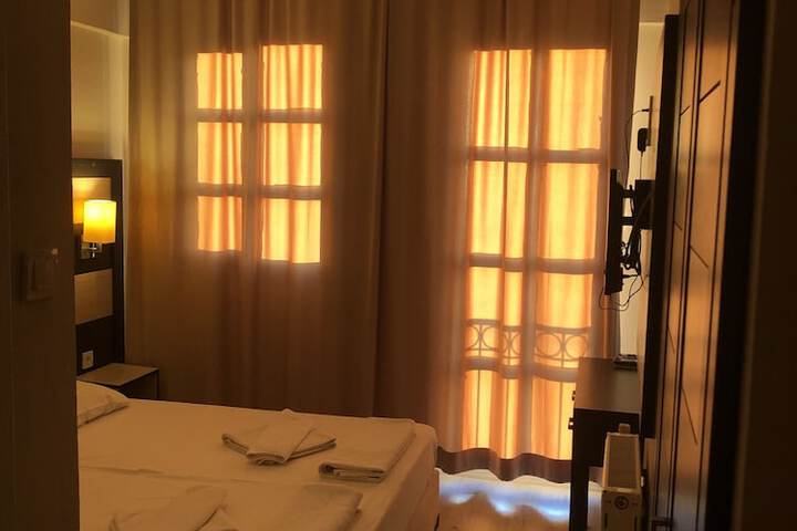 Room 4 of 30