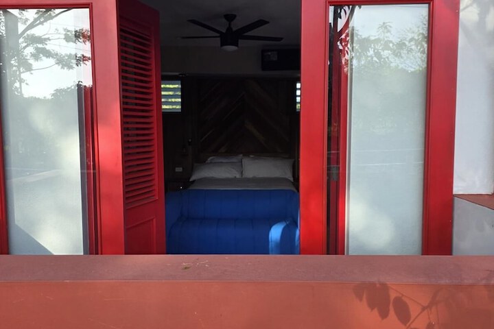 Room 6 of 29