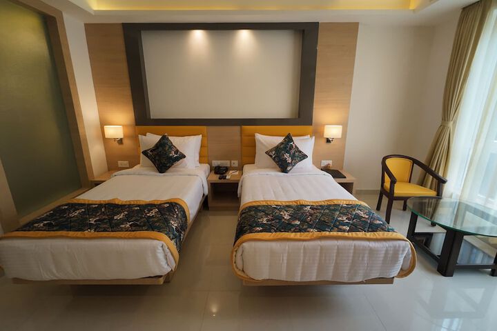Room 4 of 13
