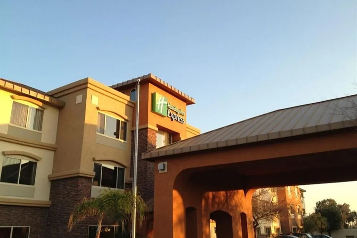 Photo of Comfort Inn & Suites at ASU