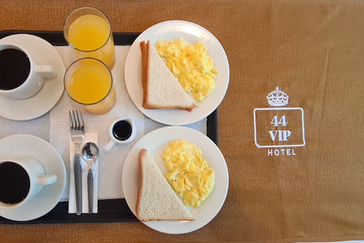 Breakfast/Coffee Service 38 of 46