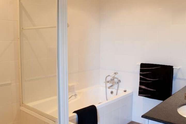 Room 16 of 26
