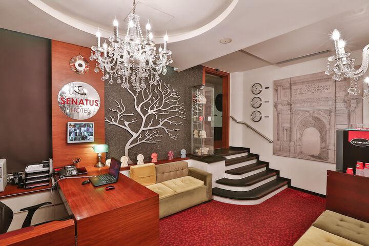 Entrance & Lobby