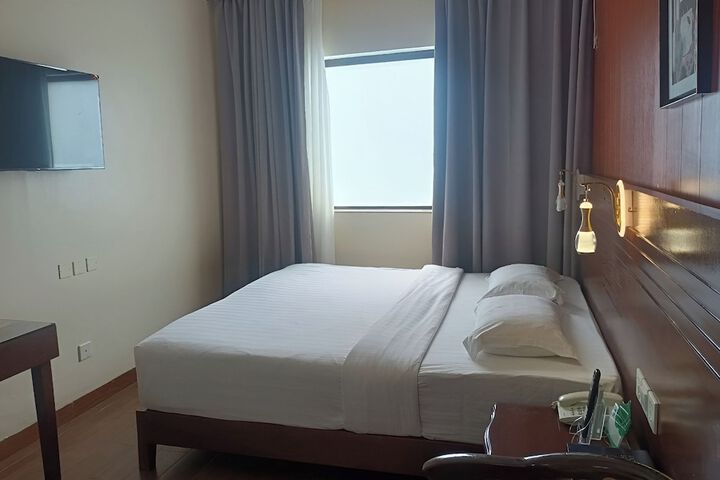 Room 30 of 72