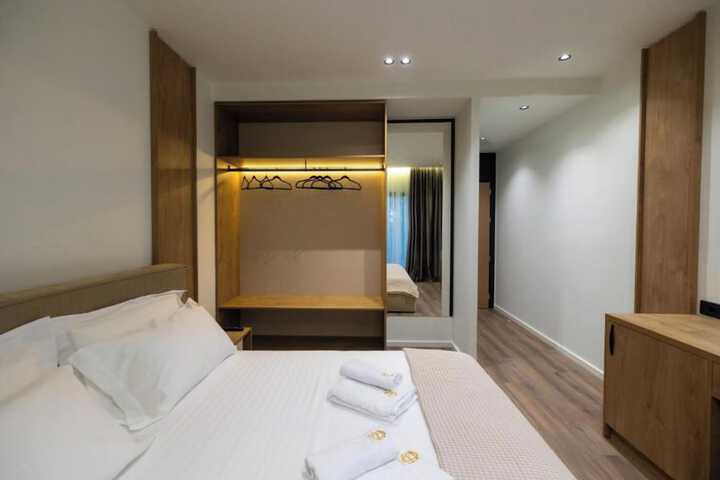 Room 5 of 52