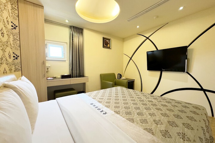 Room 46 of 160