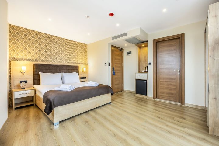 Room 9 of 26