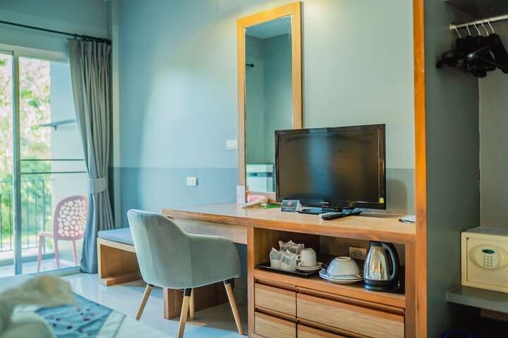 Room 9 of 63