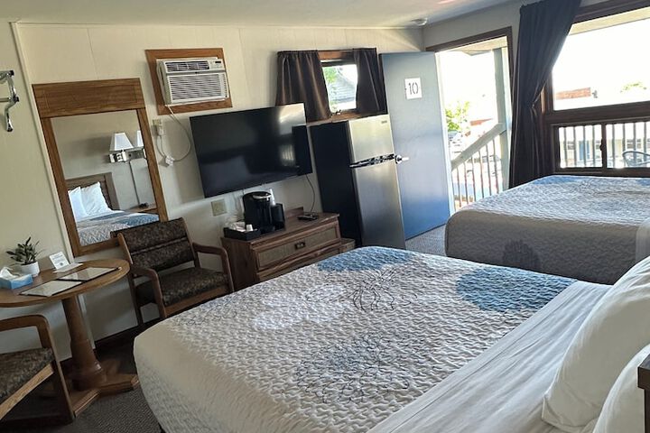 Room 11 of 48