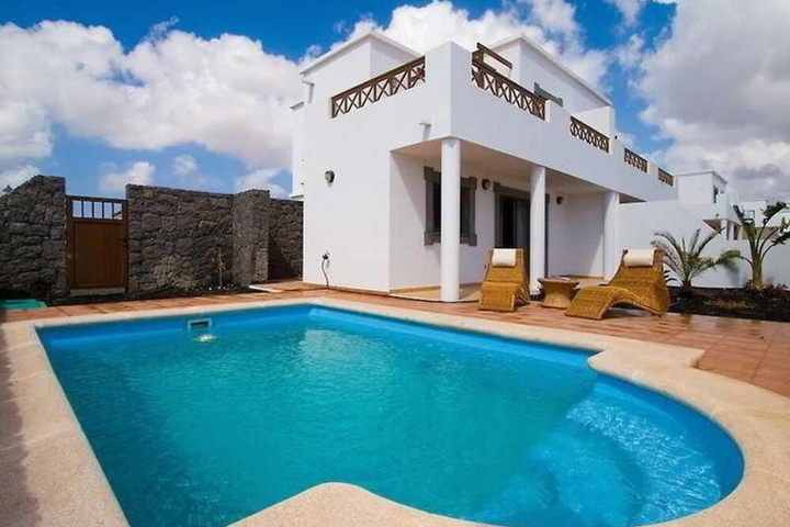 Hotel Pool