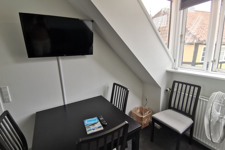 Room 7 of 25