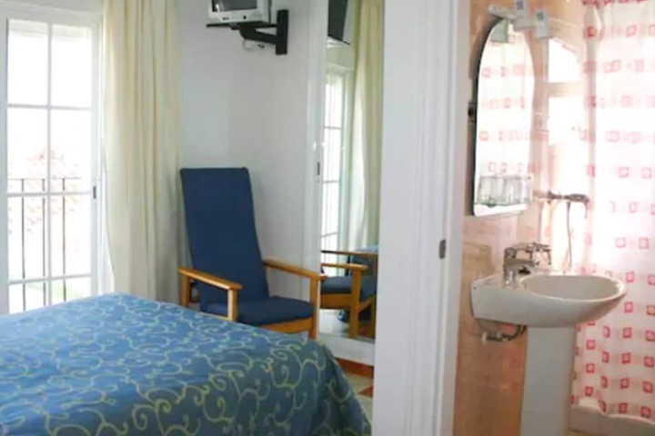 Room 22 of 40