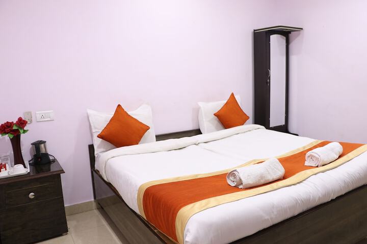 Room 5 of 33