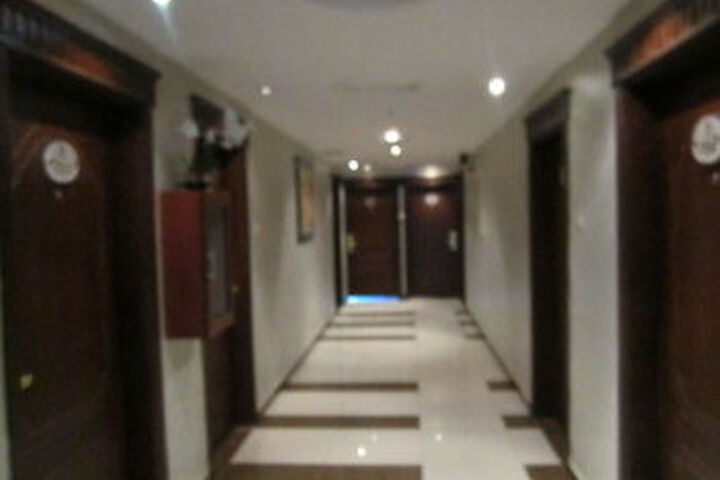 Ballroom/Hall 13 of 17