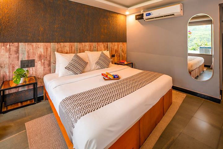 Room 4 of 35