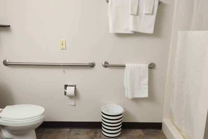 Room 17 of 23