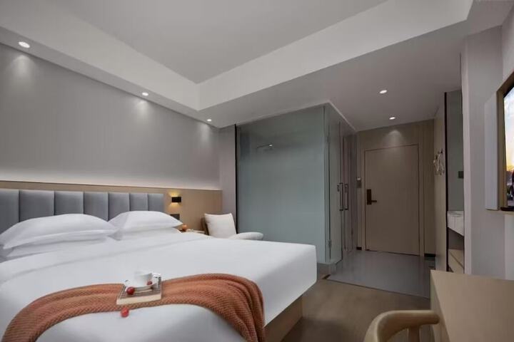 Room 14 of 27