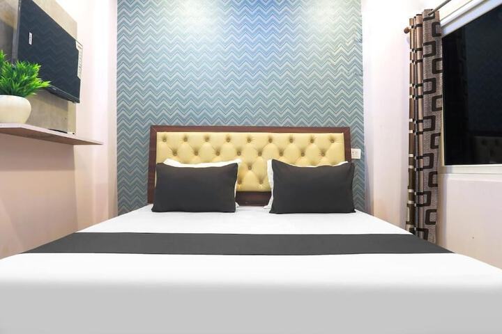 Room 5 of 15