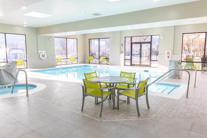 Pool Hotel
