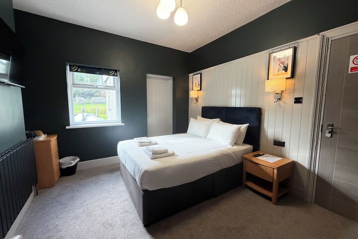 Room 5 of 94