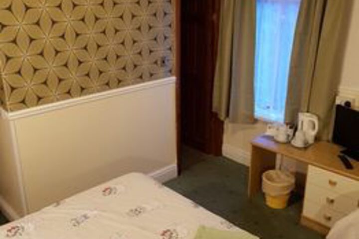 Room 8 of 20