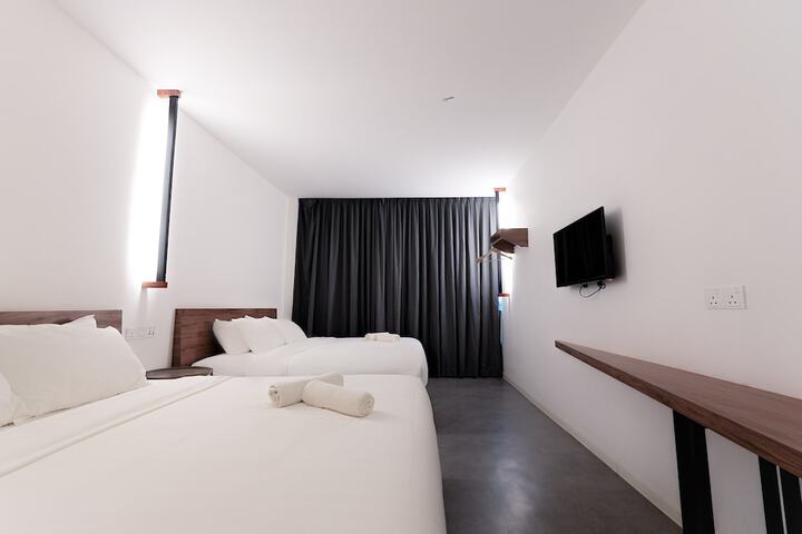 Room 6 of 38