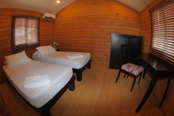 Room 7 of 23