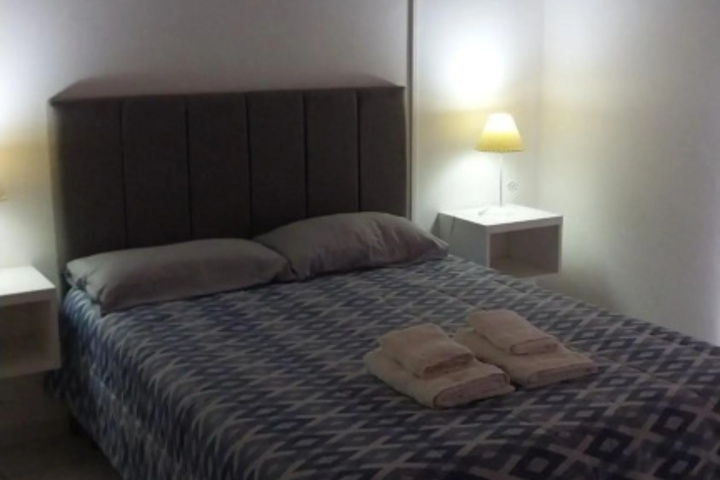 Room 4 of 16