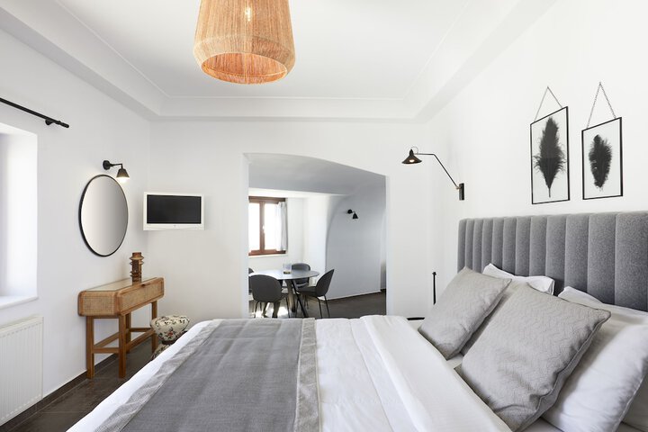 Room 50 of 228