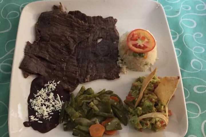 Dining 43 of 52