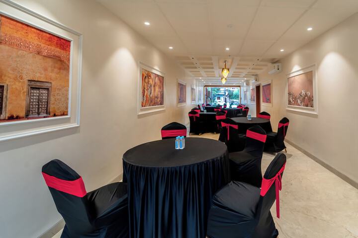 Ballroom/Hall 48 of 57