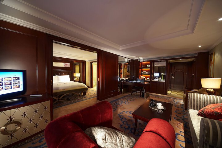 Room 19 of 28