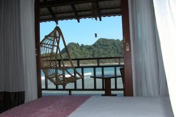 Room 6 of 25