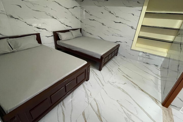 Room 7 of 27