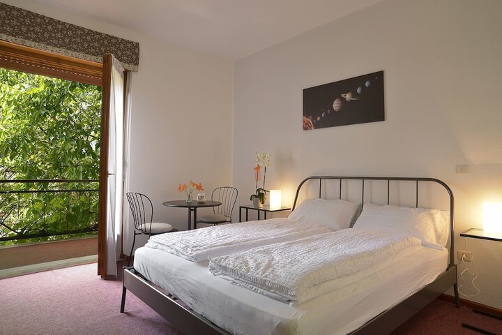 Room 4 of 42