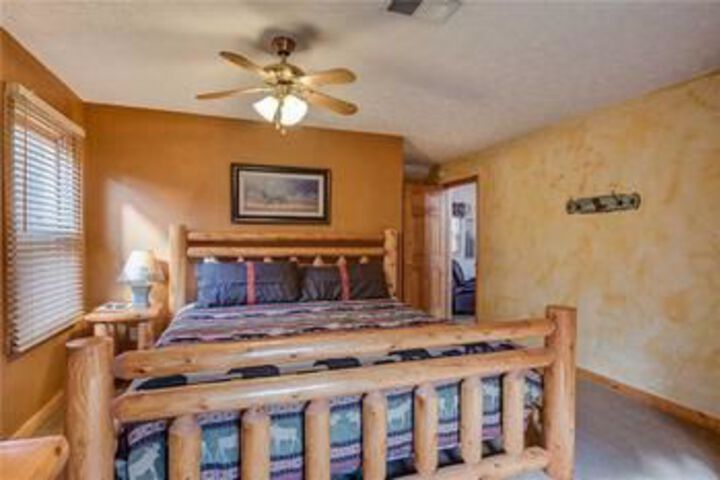Room 7 of 28
