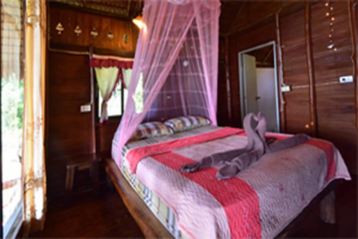 Room 7 of 16