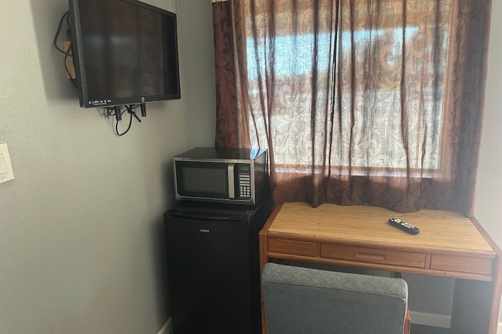 Room 3 of 7