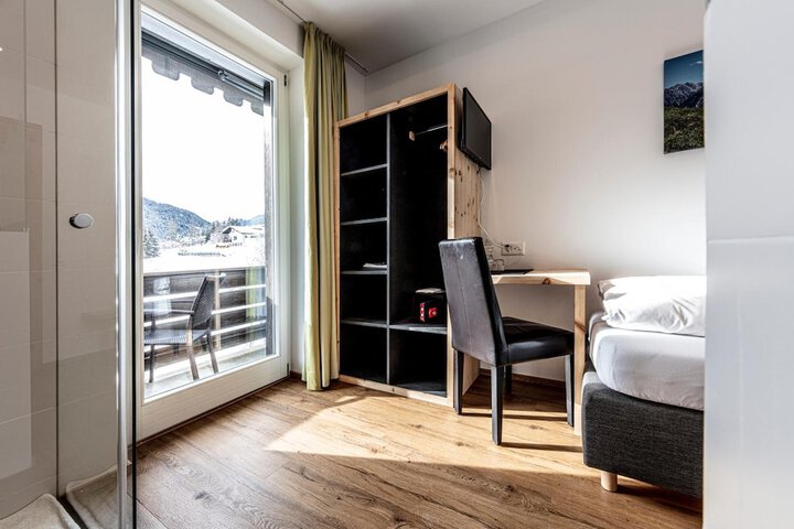 Room 16 of 52