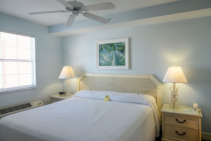 Room 127 of 229